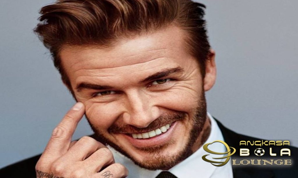 Patung David Beckham Bersanding dengan Obama di Kuil Budha Thailand