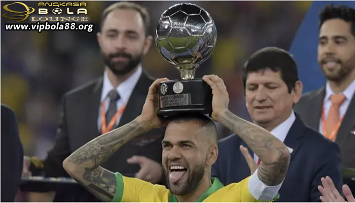 5 Klub yang Berpeluang Menampung Dani Alves yang Free Transfer