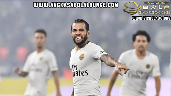 Dani Alves Memilih Gabung Sao Paulo