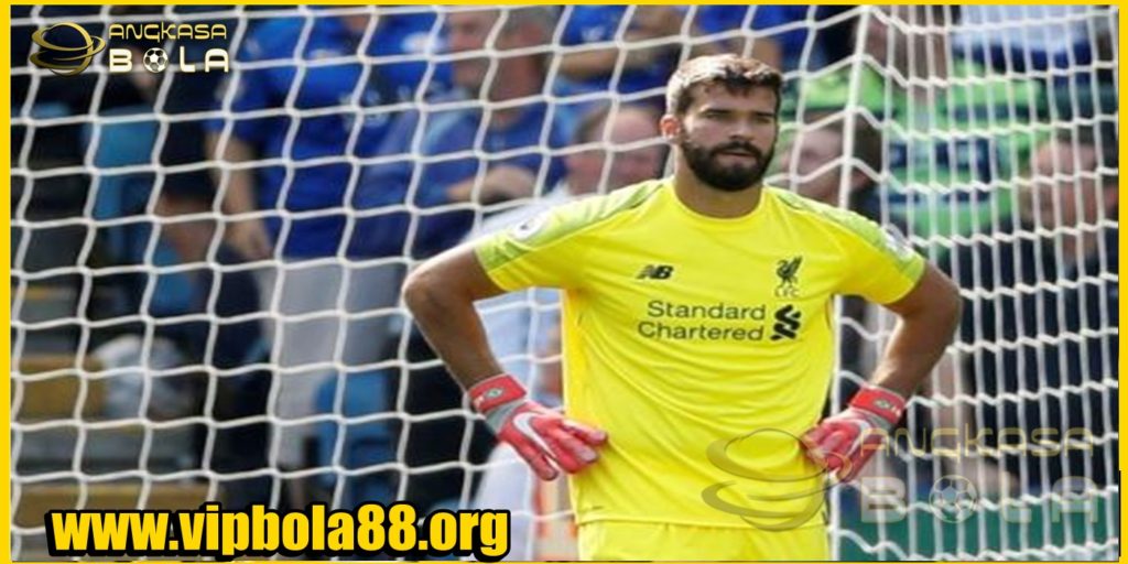 Kondisi Alisson Kemungkinan Absen Lawan Chelsea