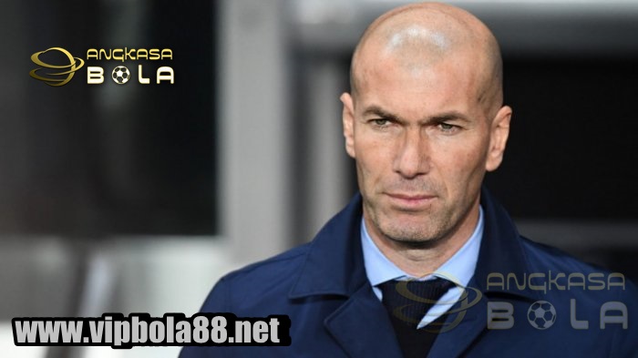 Fans Pemain Real Madrid Pun Dibuat Bingung oleh Zinedine Zidane