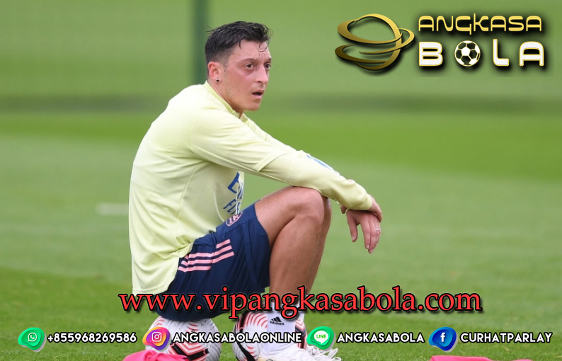 Arsenal Menang Arteta Masih Saja Ditanyai Soal Mesut Ozil