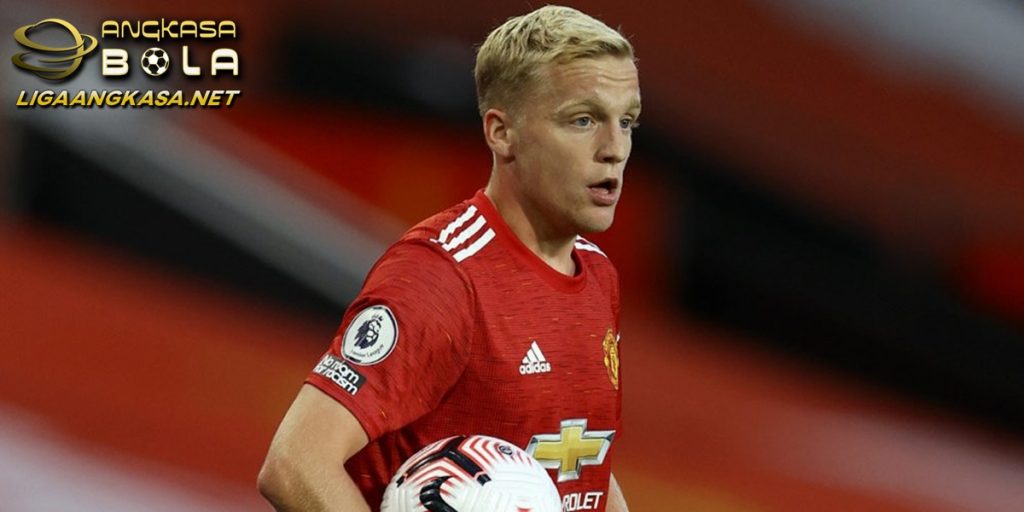 Donny van de Beek Korban dari Hasil Buruk Man United