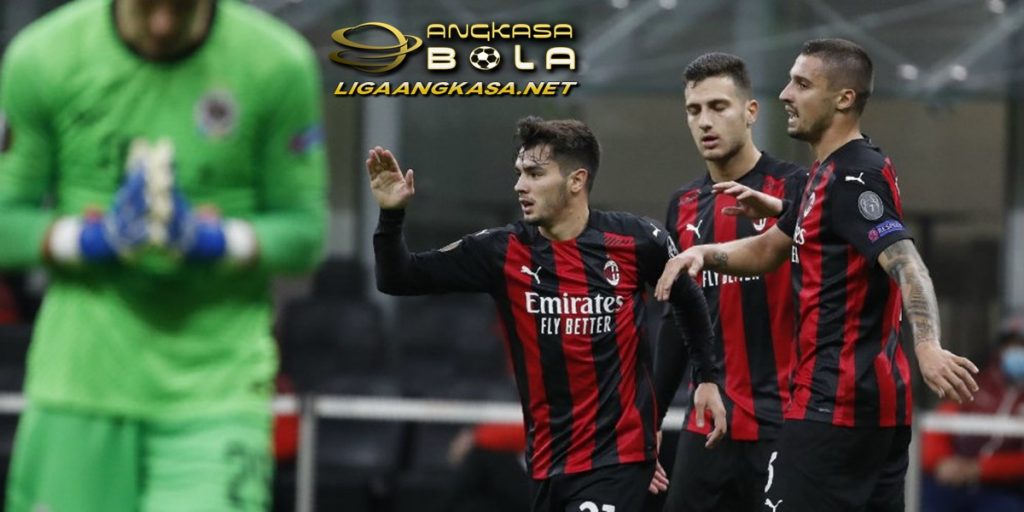 Stefano Pioli Risau Meski AC Milan Menang 2-0 atas Genoa di Liga Italia 2021-2022