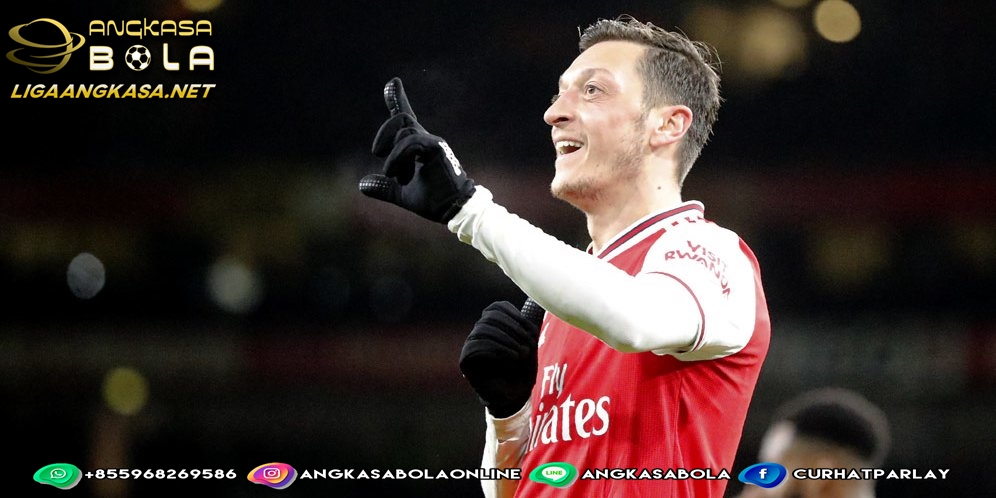 Nacho Monreal Beberkan Masalah Mesut Ozil di Arsenal