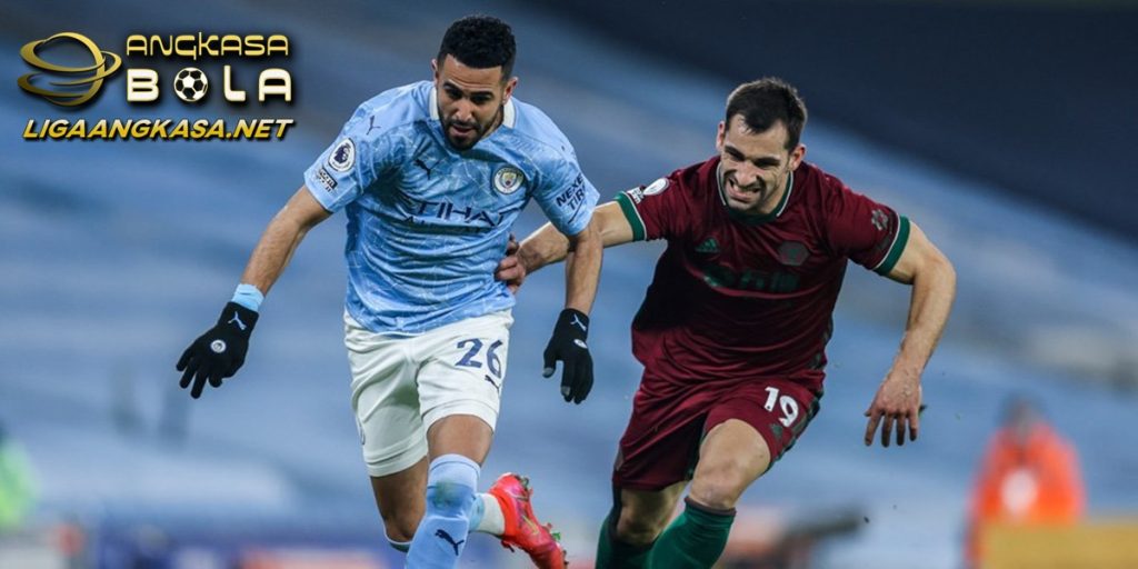 Guardiola Riyad Mahrez Berdansa di Lapangan