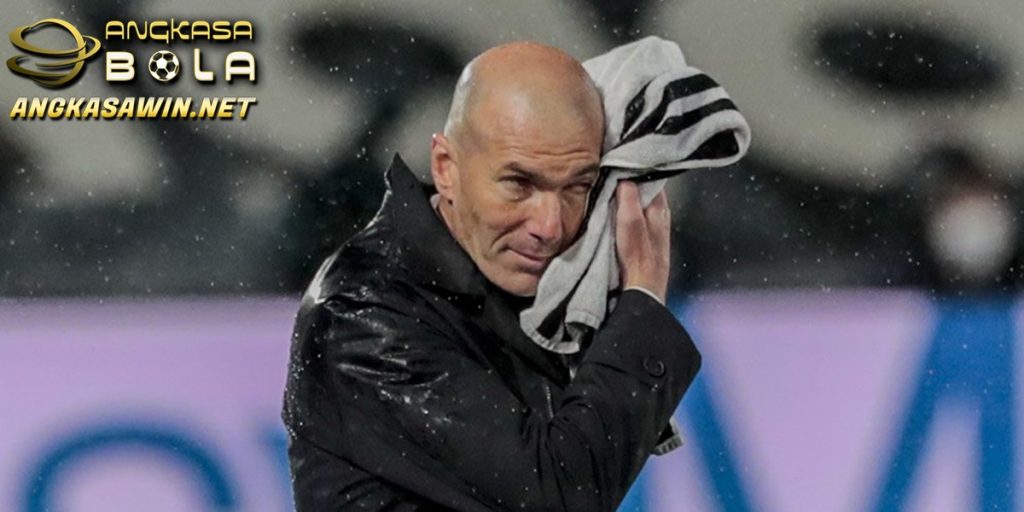 Zinedine Zidane Putuskan Masa Depannya di Real Madrid