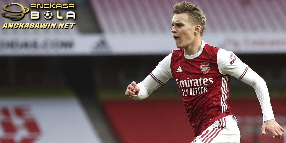 Arsenal Gagal Dapatkan Emi Buendia dan Fokus Kejar Martin Odegaard