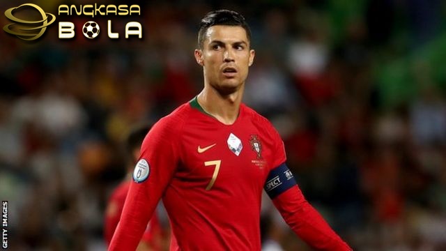 Ronaldo Resmi Kembali Pakai Nomor Punggung 7 di Manchester United