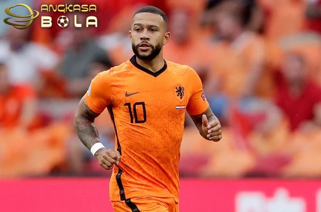 Memphis Depay Dikontrak Barcelona Dua Tahun