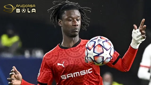 Real Madrid Resmi Gaet Eduardo Camavinga di Deadline Day