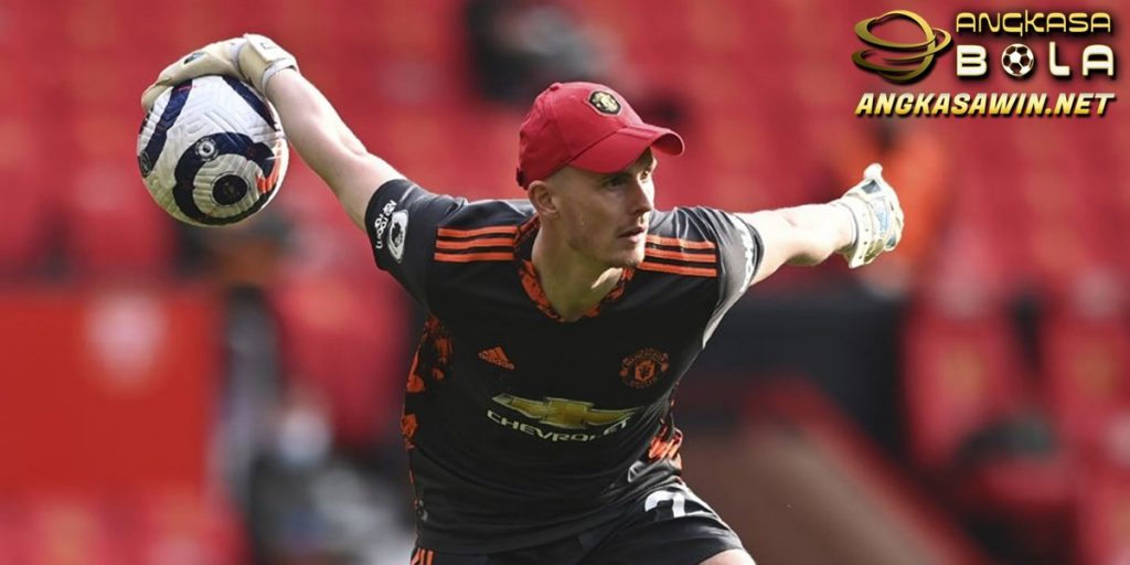 Manchester United Pastikan Dean Henderson Absen di Skotlandia