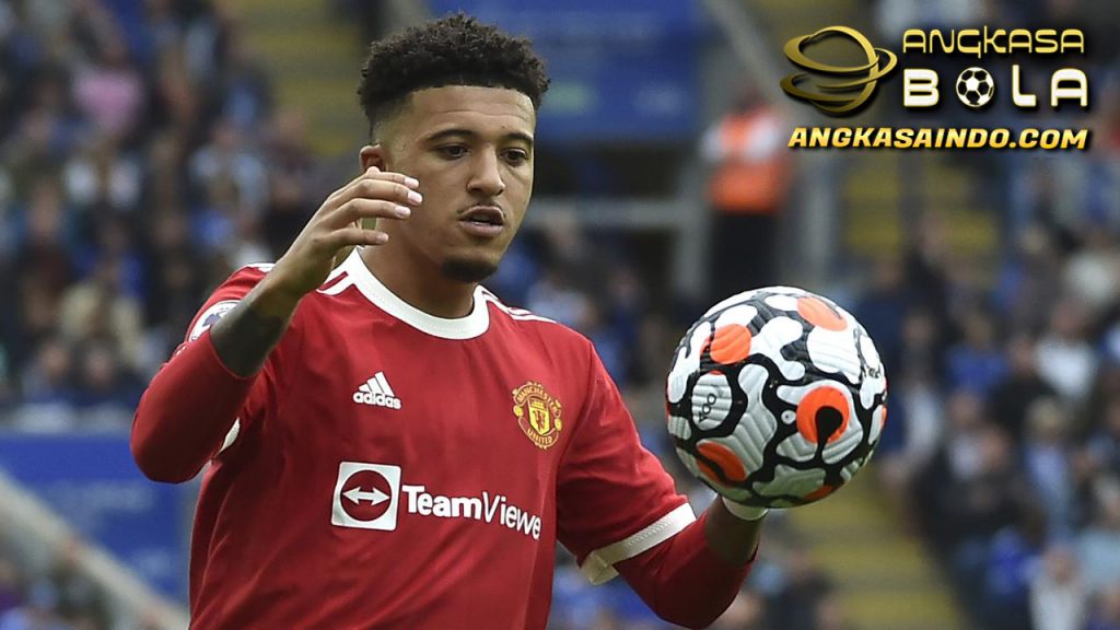 Jadon Sancho dapat peringatan dari legenda Setan Merah