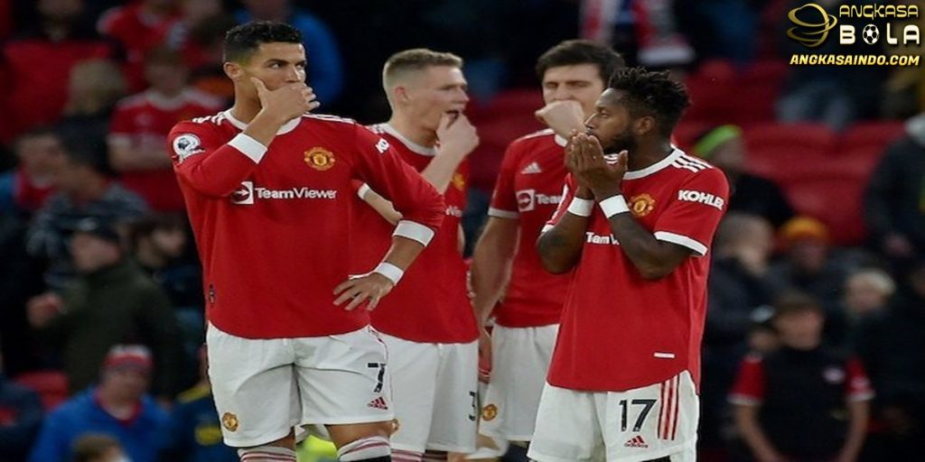 Dua Pemain Manchester United Menyesal Sudah Perpanjang Kontrak