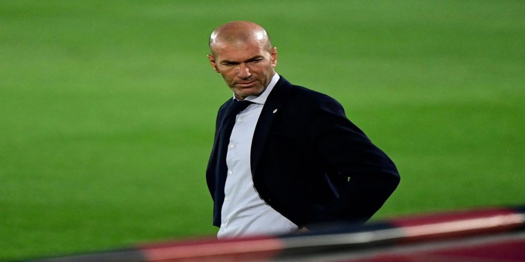 Dikaitkan Dengan MU Zidane Disebut Lebih Tertarik Tukangi PSG