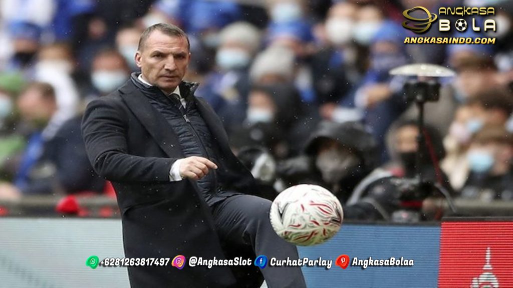 MU Berikan Kesempatan Brendan Rodgers Untuk Latih Setan Merah.