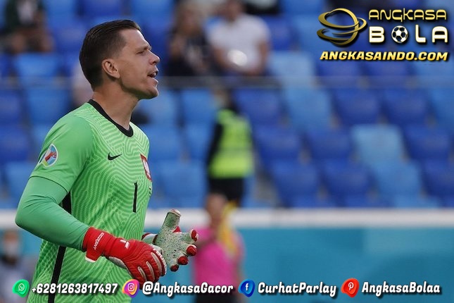 Szczesny dan Polandia Menolak Main Lawan Rusia