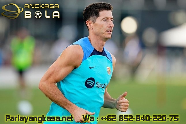 Robert Lewandowski Bikin Dwigol Barcelona Lumat Elche