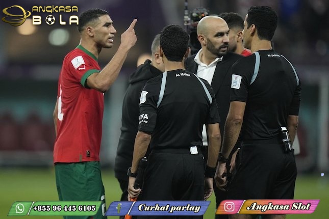 Achraf Hakimi Teriak di Depan Muka Presiden FIFA Gara-gara Wasit