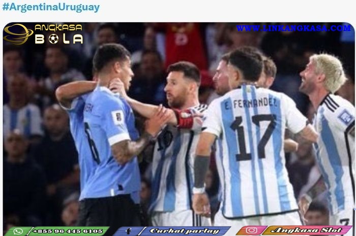 Messi Cekik Bek Uruguay demi Bela Teman yang Berkelahi